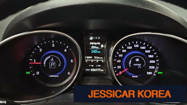 2013 Hyundai Santa Fe DM - Thumbnail 16