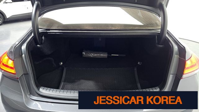 2015 Hyundai Genesis DH - Thumbnail 4