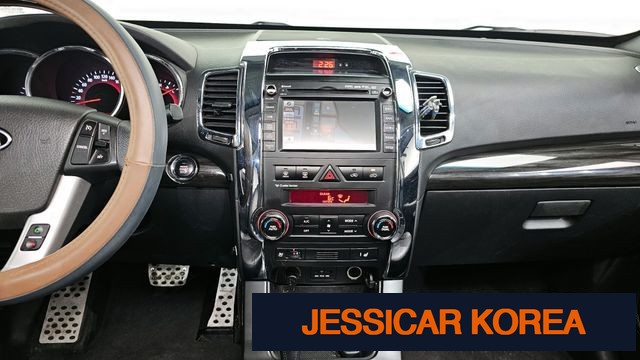 2011 Kia Sorento R - Thumbnail 8