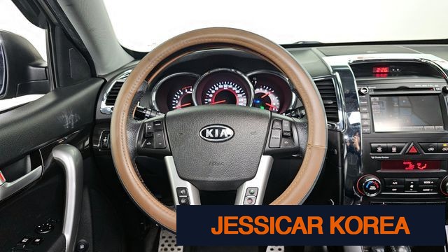2011 Kia Sorento R - Thumbnail 13