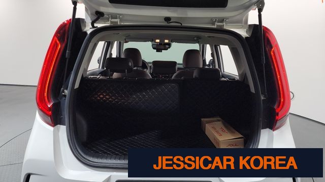 2019 Kia soul booster - Thumbnail 15