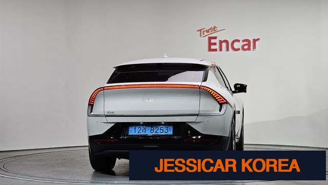 2023 Kia EV6 - Thumbnail 17