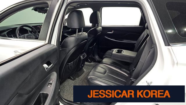 2021 Hyundai The New Santa Fe - Thumbnail 4