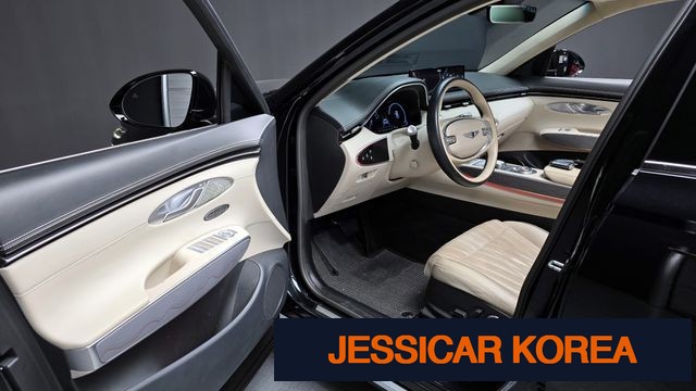 2021 Genesis GV70 - Thumbnail 8