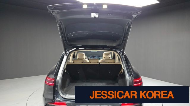 2021 Genesis GV70 - Thumbnail 17