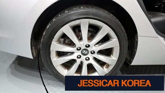2012 Hyundai i40 saloon - Thumbnail 17