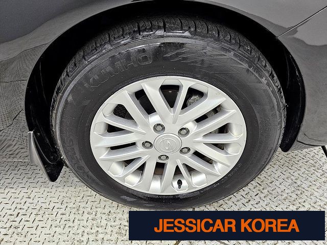 2014 KG Mobility Korando Turismo - Thumbnail 5