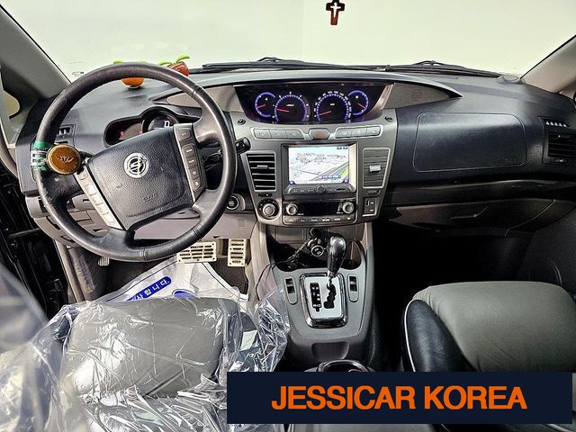 2014 KG Mobility Korando Turismo - Thumbnail 17