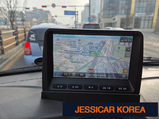 2025 Hyundai Staria - Thumbnail 5