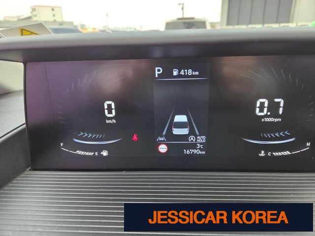2025 Hyundai Staria - Thumbnail 9