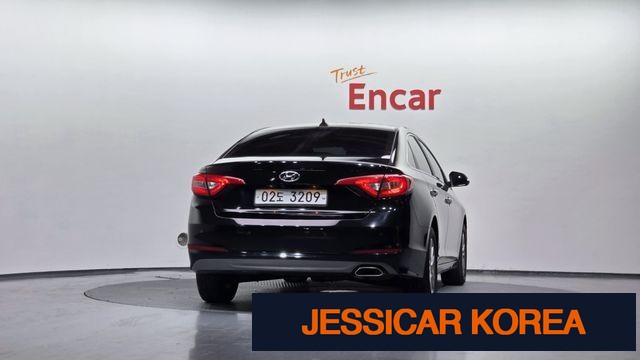 2015 Hyundai LF Sonata - Thumbnail 15
