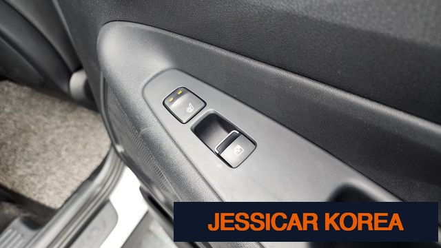 2023 Hyundai The New Santa Fe - Thumbnail 17