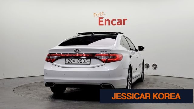 2017 Hyundai Grandeur HG - Thumbnail 2