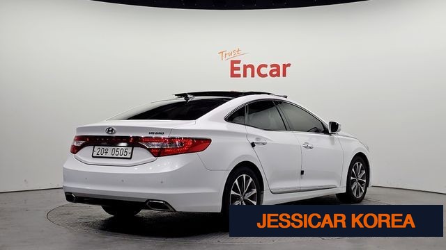 2017 Hyundai Grandeur HG - Thumbnail 3