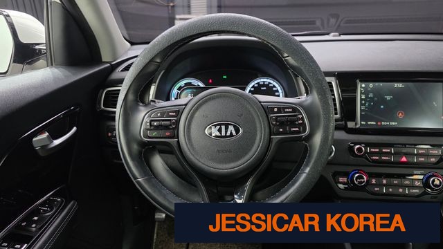 2017 Kia Niro - Thumbnail 13