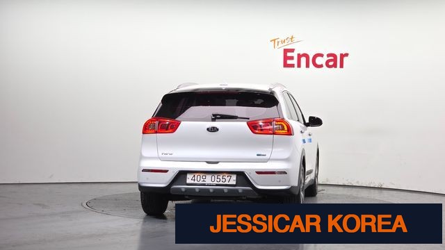 2017 Kia Niro - Thumbnail 14