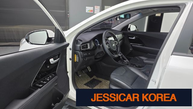 2017 Kia Niro - Thumbnail 16