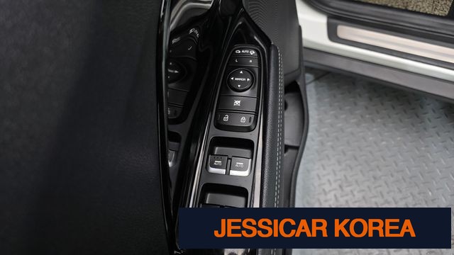 2017 Kia Niro - Thumbnail 19