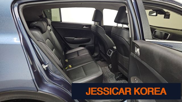 2021 Kia Sportage the bold - Thumbnail 8