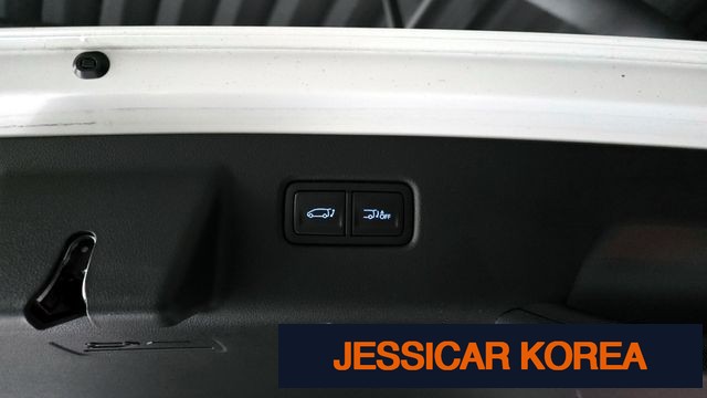 2025 Hyundai Staria - Thumbnail 8