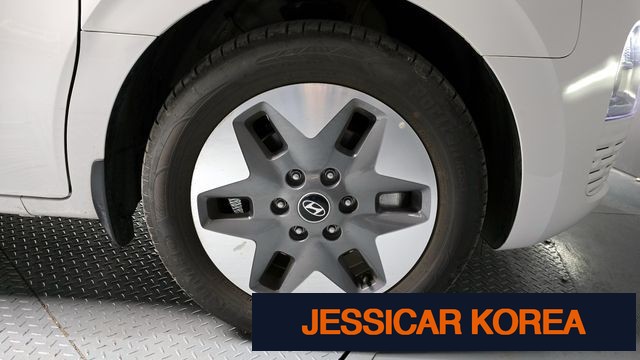 2025 Hyundai Staria - Thumbnail 11