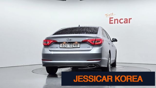 2016 Hyundai LF Sonata - Thumbnail 17