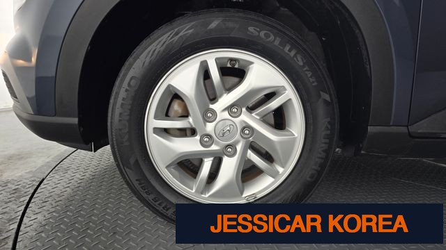 2020 Hyundai Venue - Thumbnail 3