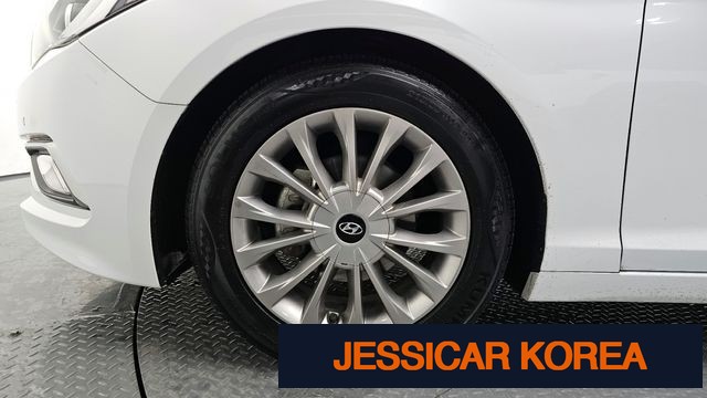 2017 Hyundai LF Sonata - Thumbnail 5