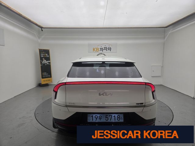 2023 Kia EV6 - Thumbnail 11