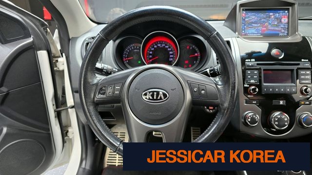 2011 Kia Forte Coupe - Thumbnail 16