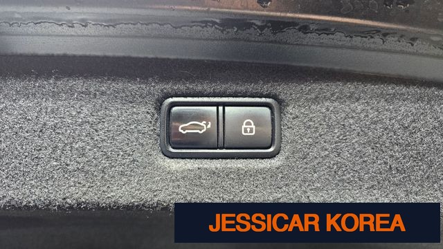 2019 Genesis G90 - Thumbnail 10