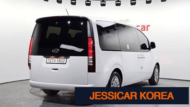 2024 Hyundai Staria - Thumbnail 4