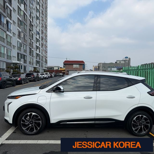 2023 Chevrolet Bolt EUV - Thumbnail 2