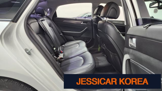 2017 Hyundai LF Sonata - Thumbnail 3