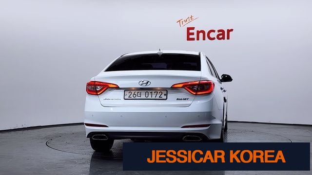 2017 Hyundai LF Sonata - Thumbnail 11