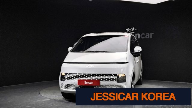 2025 Hyundai Staria - Thumbnail 9