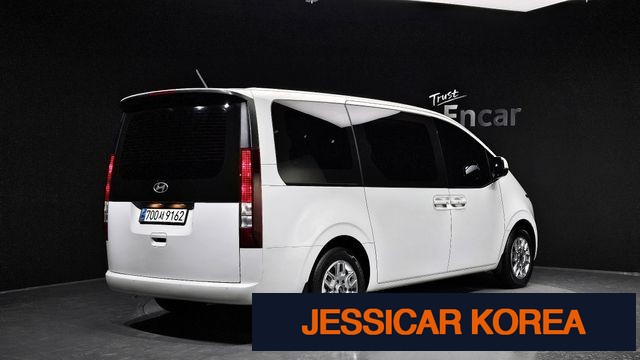 2025 Hyundai Staria - Thumbnail 16