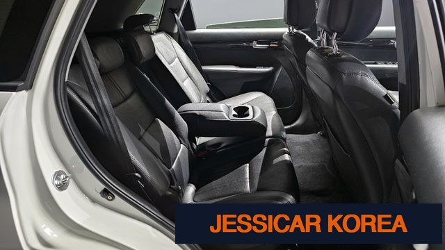 2013 Kia New Sorento R - Thumbnail 8