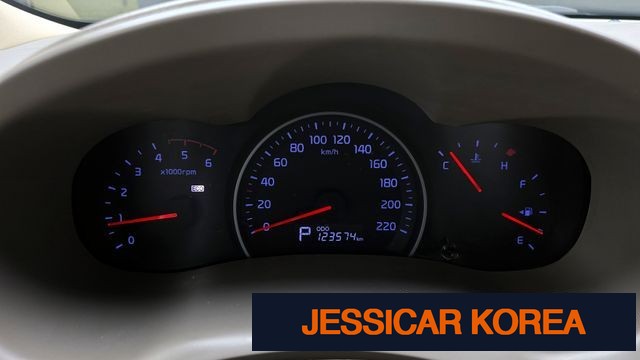 2013 Kia Carnival R - Thumbnail 6