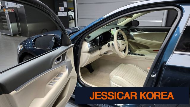 2023 Genesis The New G70 - Thumbnail 10