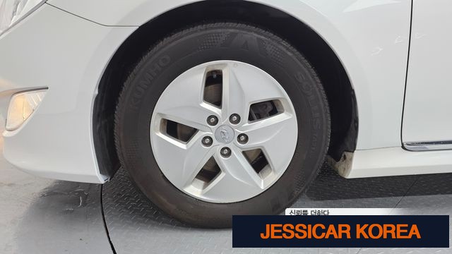 2013 Hyundai sonata hybrid - Thumbnail 5