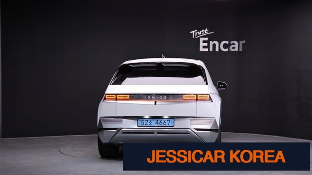 2024 Hyundai Ioniq 5 - Thumbnail 11