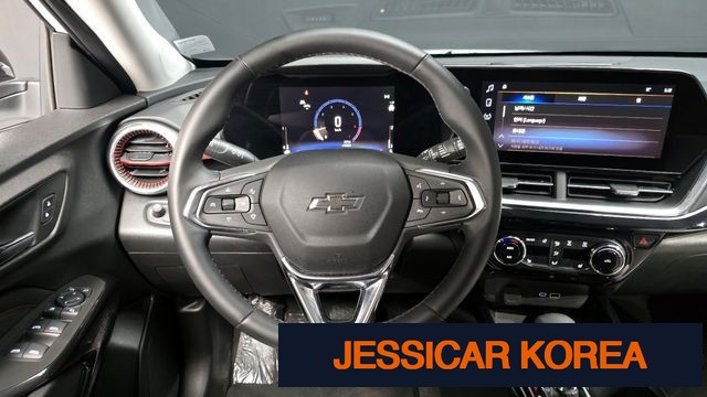 2025 Chevrolet Trax Crossover - Thumbnail 2