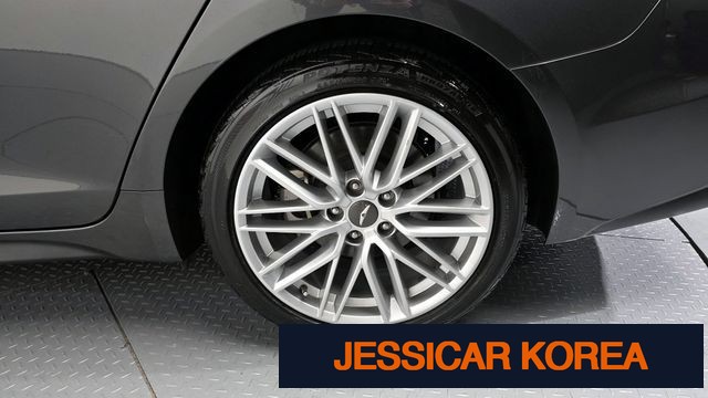 2019 Genesis G70 - Thumbnail 15
