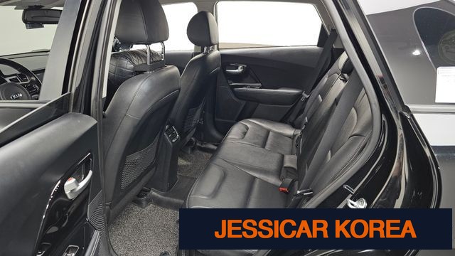 2017 Kia Niro - Thumbnail 9