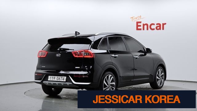2017 Kia Niro - Thumbnail 17