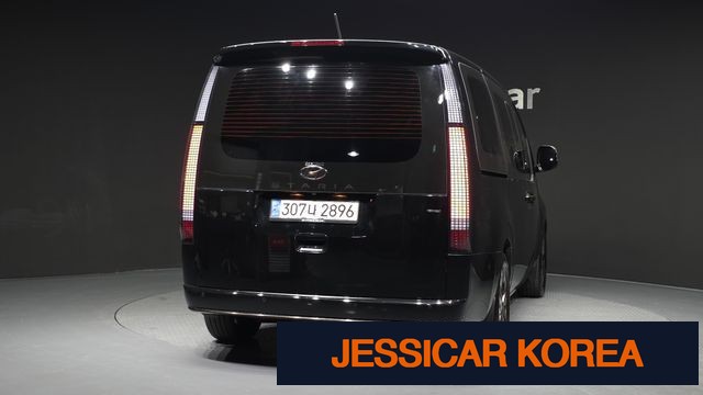 2022 Hyundai Staria - Thumbnail 3