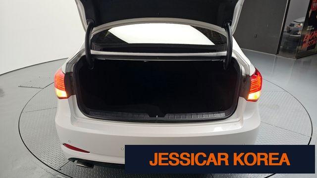 2015 Hyundai i40 saloon - Thumbnail 12