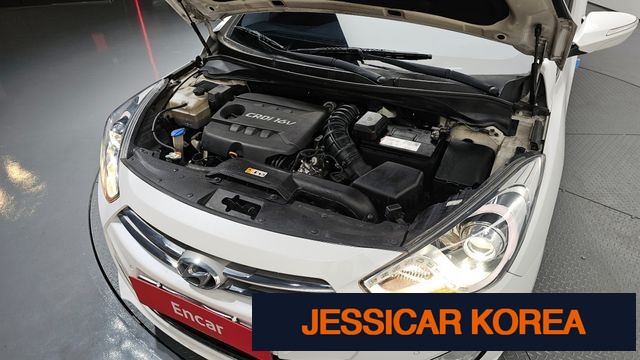 2015 Hyundai i40 saloon - Thumbnail 13