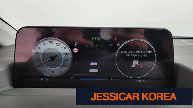 2022 Hyundai Staria - Thumbnail 3